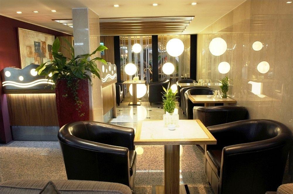Al Bustan Hotel Доха Екстериор снимка
