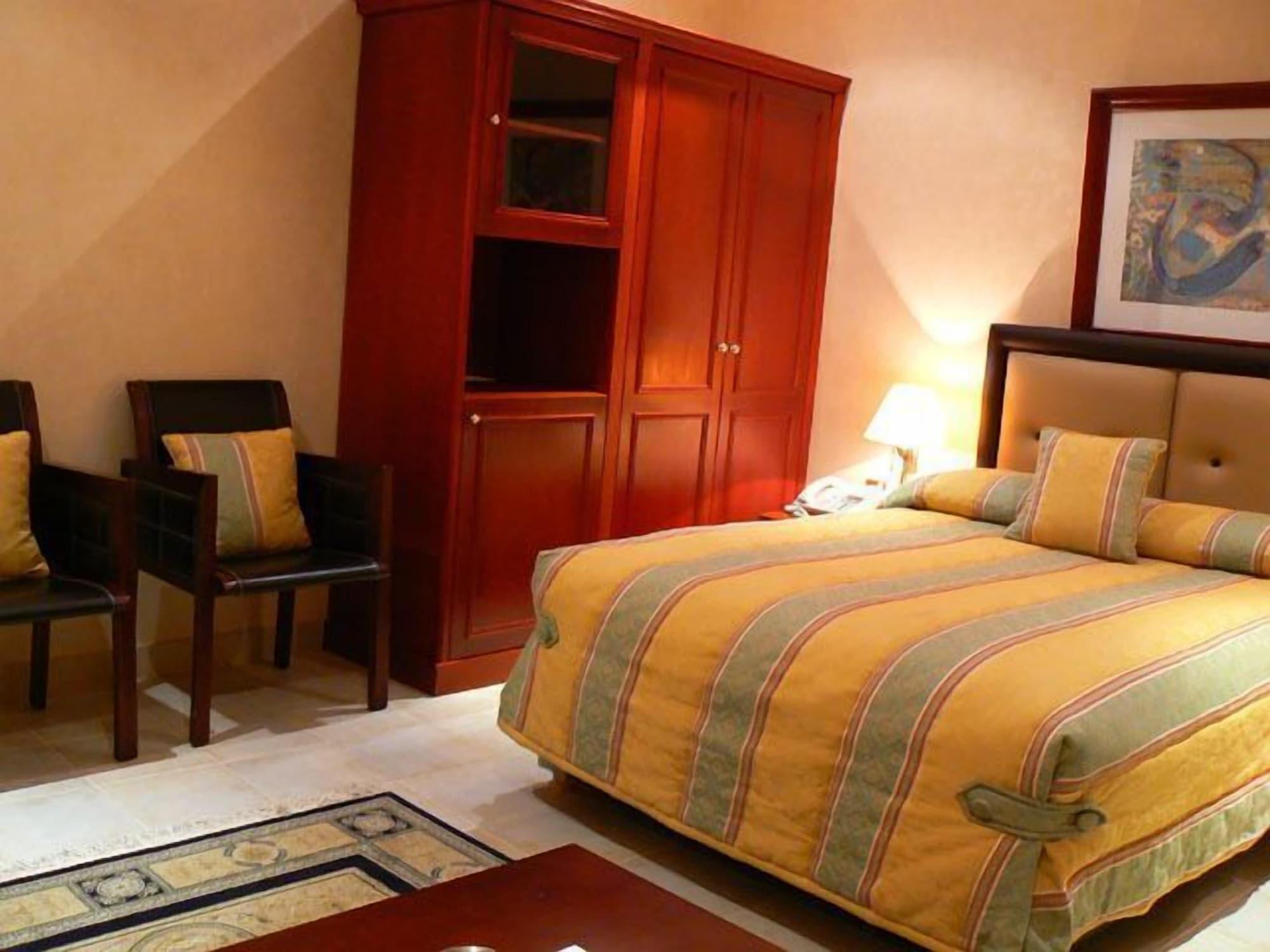 Al Bustan Hotel Доха Екстериор снимка