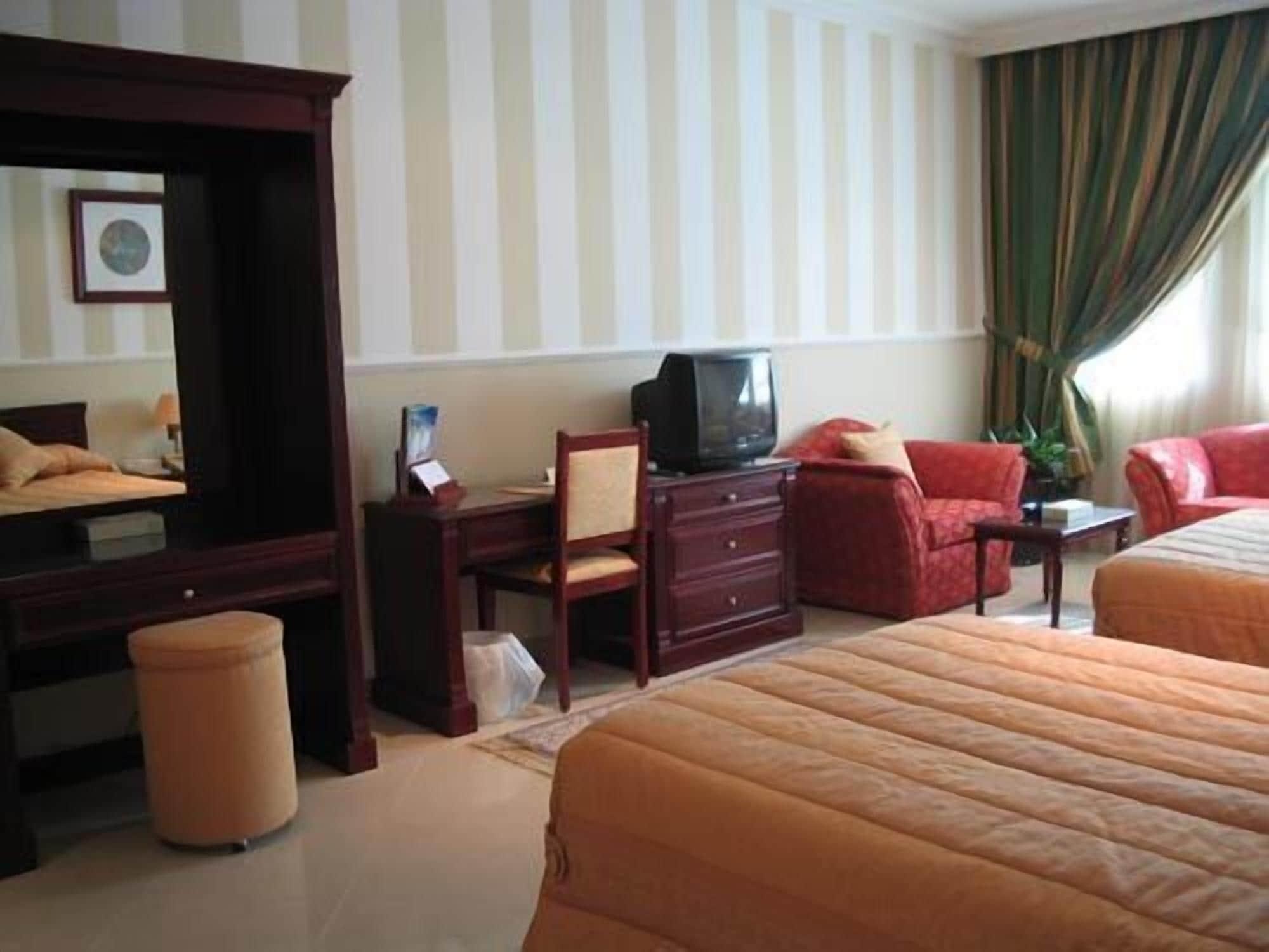 Al Bustan Hotel Доха Екстериор снимка