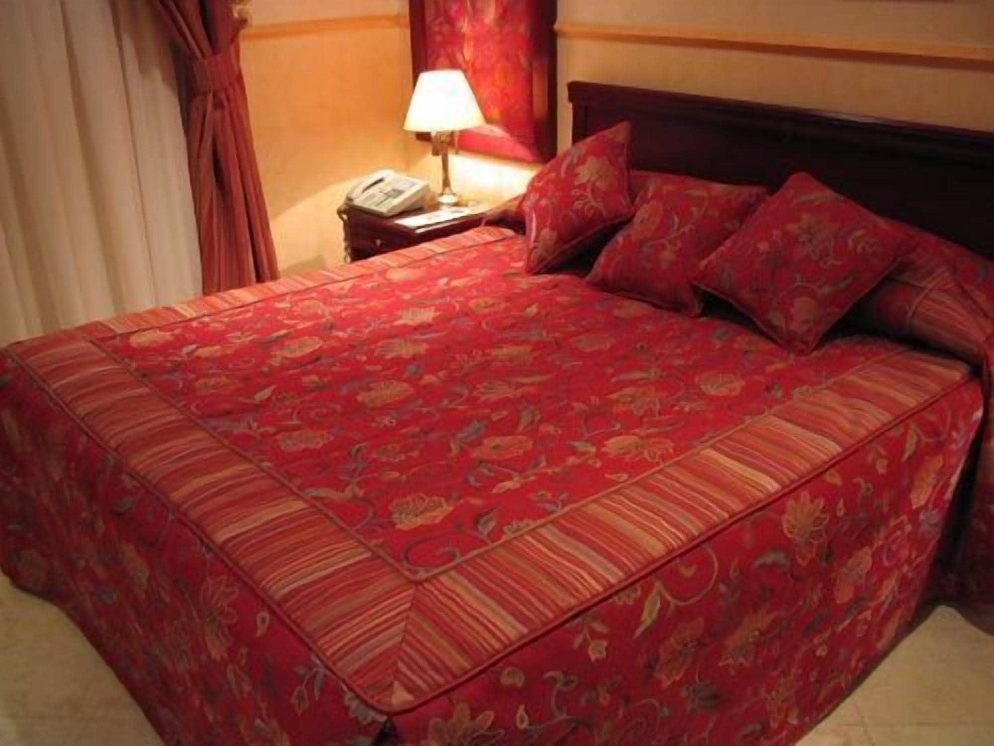 Al Bustan Hotel Доха Екстериор снимка