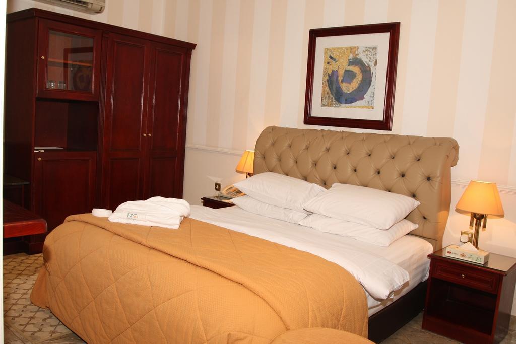 Al Bustan Hotel Доха Екстериор снимка