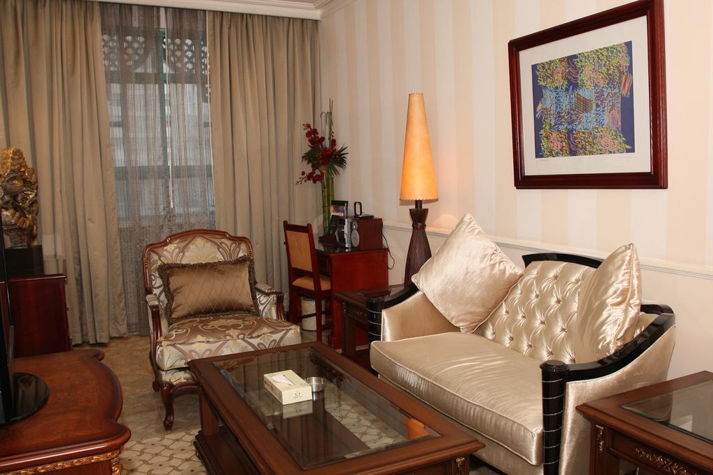 Al Bustan Hotel Доха Екстериор снимка